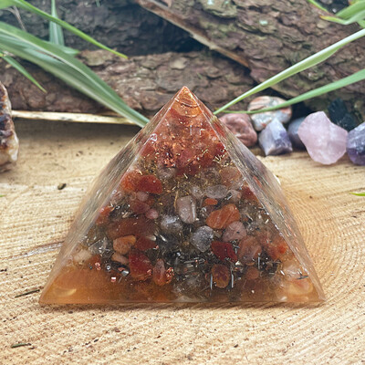 Karneol CHI Pyramide Sexualchakra 10x10cm Karneol CHI Pyramide Sexualchakra 10x10cm