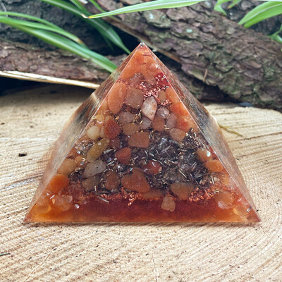 Aventurin orange CHI Pyramide Sexualchakra 12x12cm Aventurin orange CHI Pyramide Sexualchakra 12x12cm