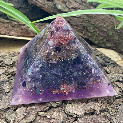Fluorit CHI Pyramide Stirnchakra 12x12cm Fluorit CHI Pyramide Stirnchakra 12x12cm