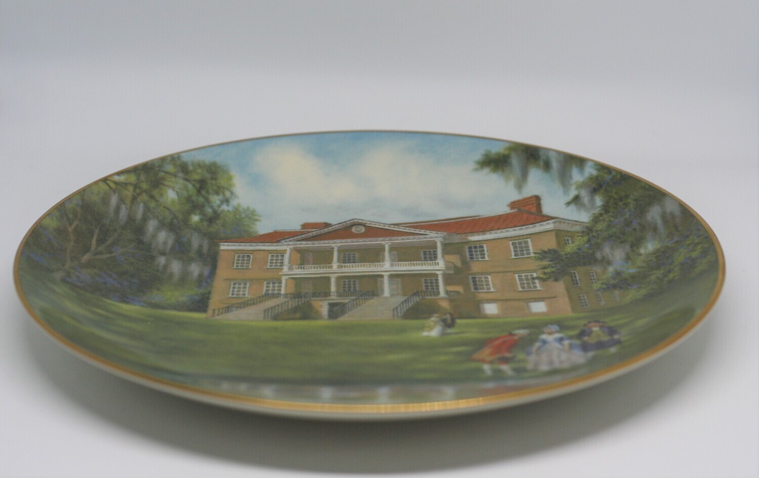 Exquisite Drayton Hall Collector Plate: A Timeless Addition to Your Collection