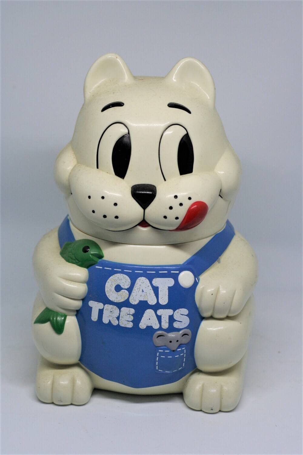 Feline Fun: Innovative Talking Cat Treat Holder