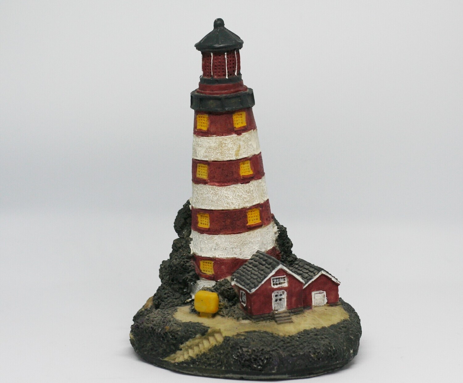 Cozy Coastal Living: Home Beneath a Lighthouse