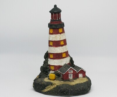 Cozy Coastal Living: Home Beneath a Lighthouse