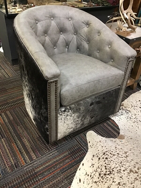 Houston Tufted Swivel Cowboy Chair