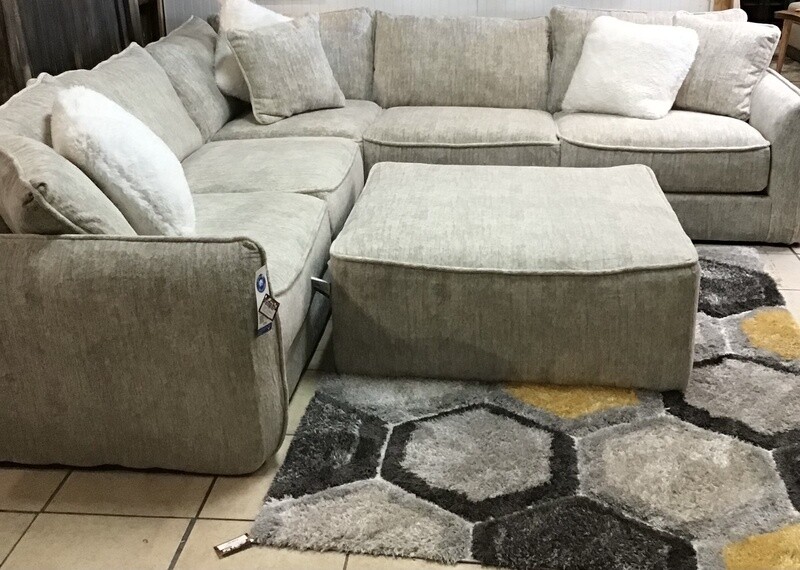 Bucktown 2306 Sectional with Ottoman