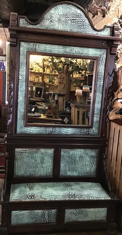 Turquoise Gator Hall Tree