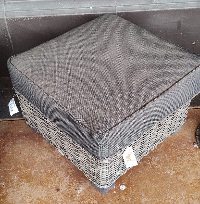 Avallon Ottoman