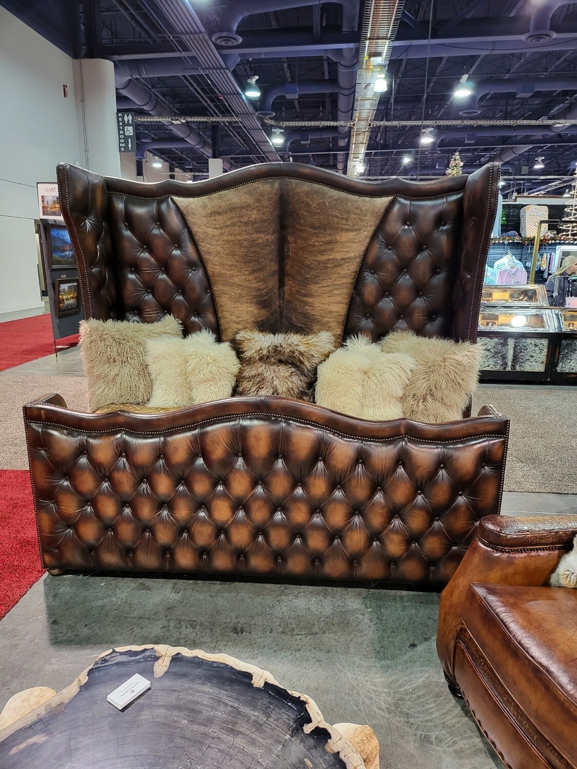 Utah King Tufted Bed