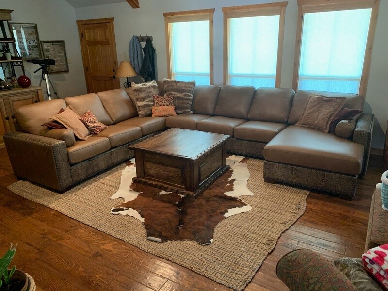 Vienna Sectional With Chaise
