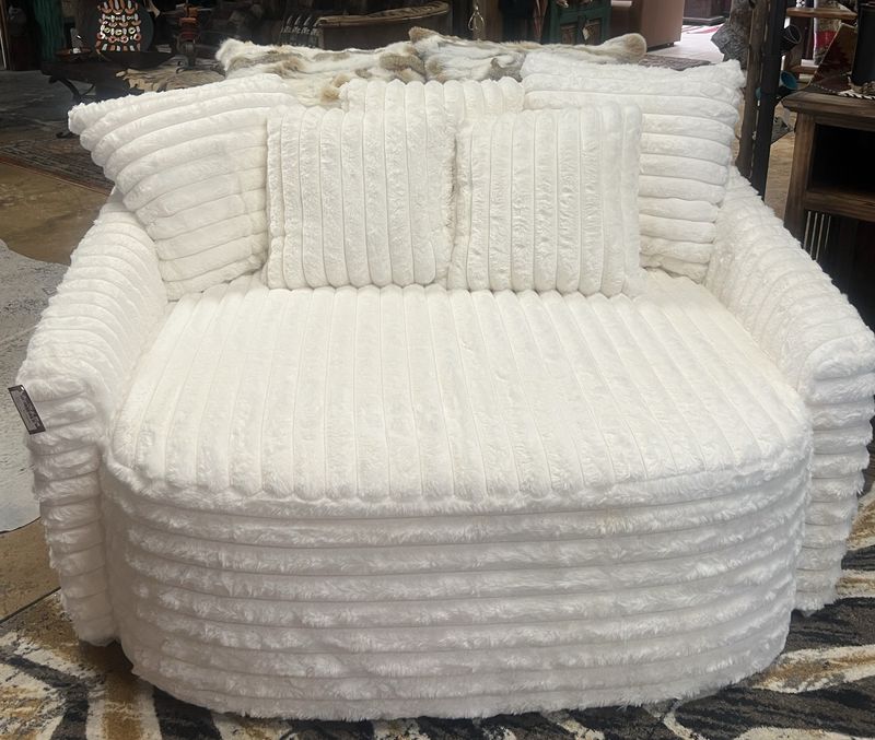 Presley White Chaise Lounge