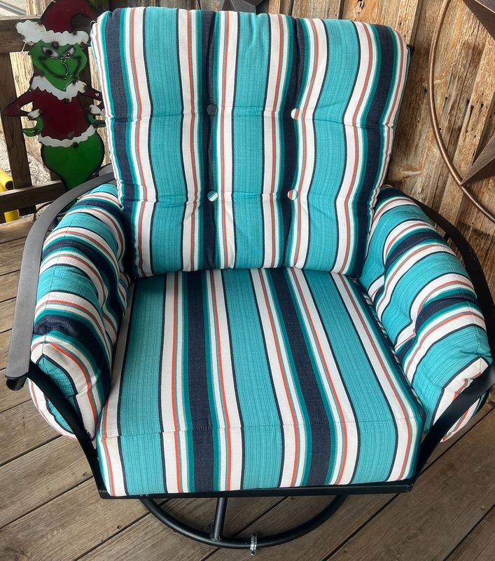 Token Surfside Vinings Swivel Rocker Chair