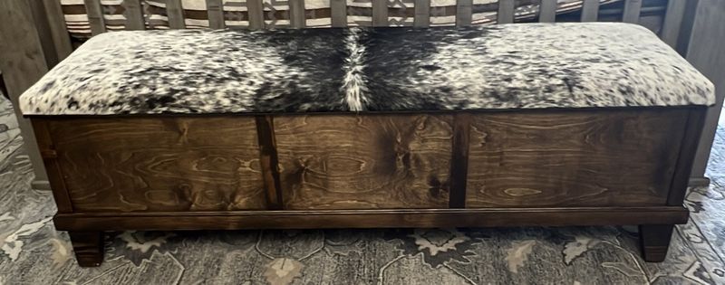 5&#39; Cowhide Trunk