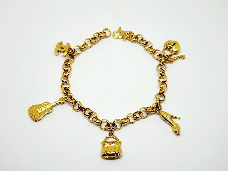 Rantai Tangan Candy Gantung Pre Love 916