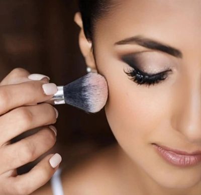 Trucco e Acconciatura Notturno € 300,00 + iva, scontato del 50% totale € 150,00. Prenota subito con € 50,00