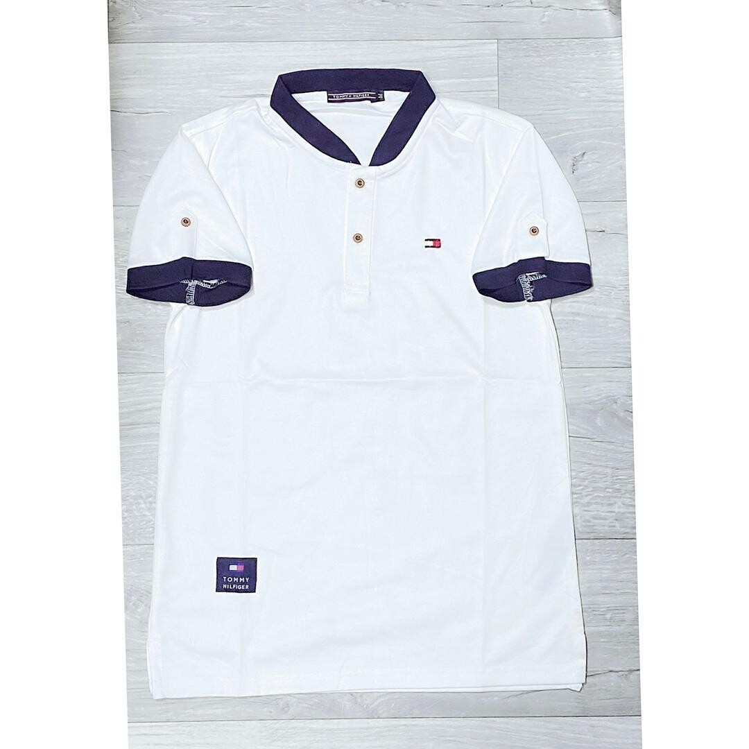 Polo blanc : Tommy Hilfiger 