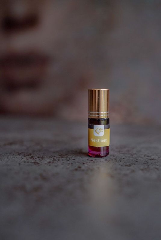 ​Nekhbet ceremoniële essentiële olie