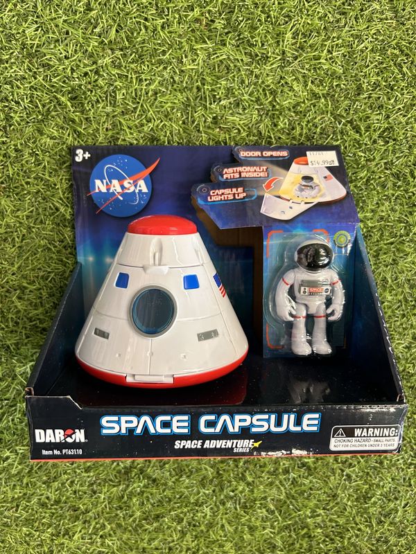 SPACE ADVENTURE SPACE  CAPSULE W/ LIGHTS