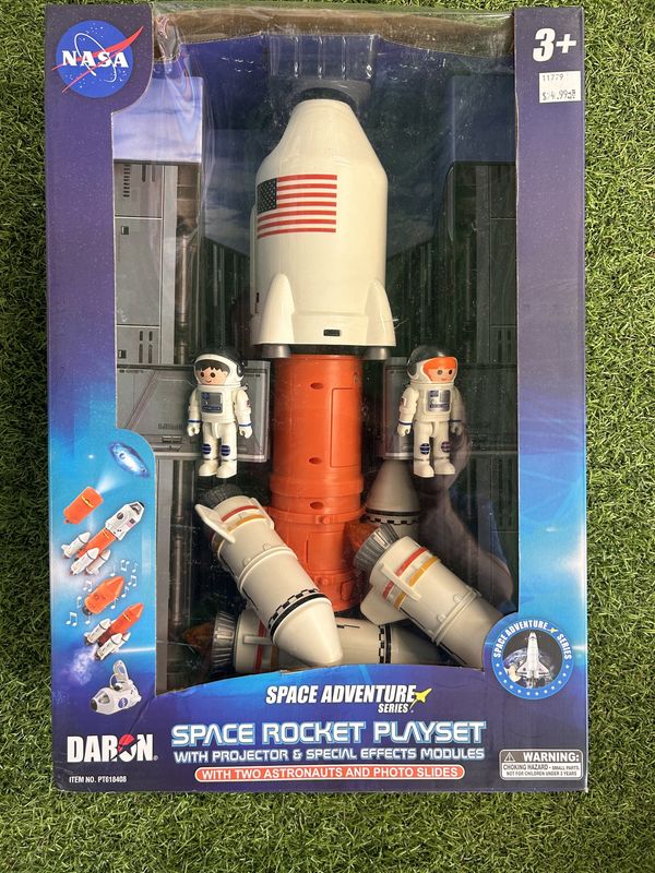SPACE ADVENTURE SPACE  ROCKET PLAYSET W/CAPSULE
