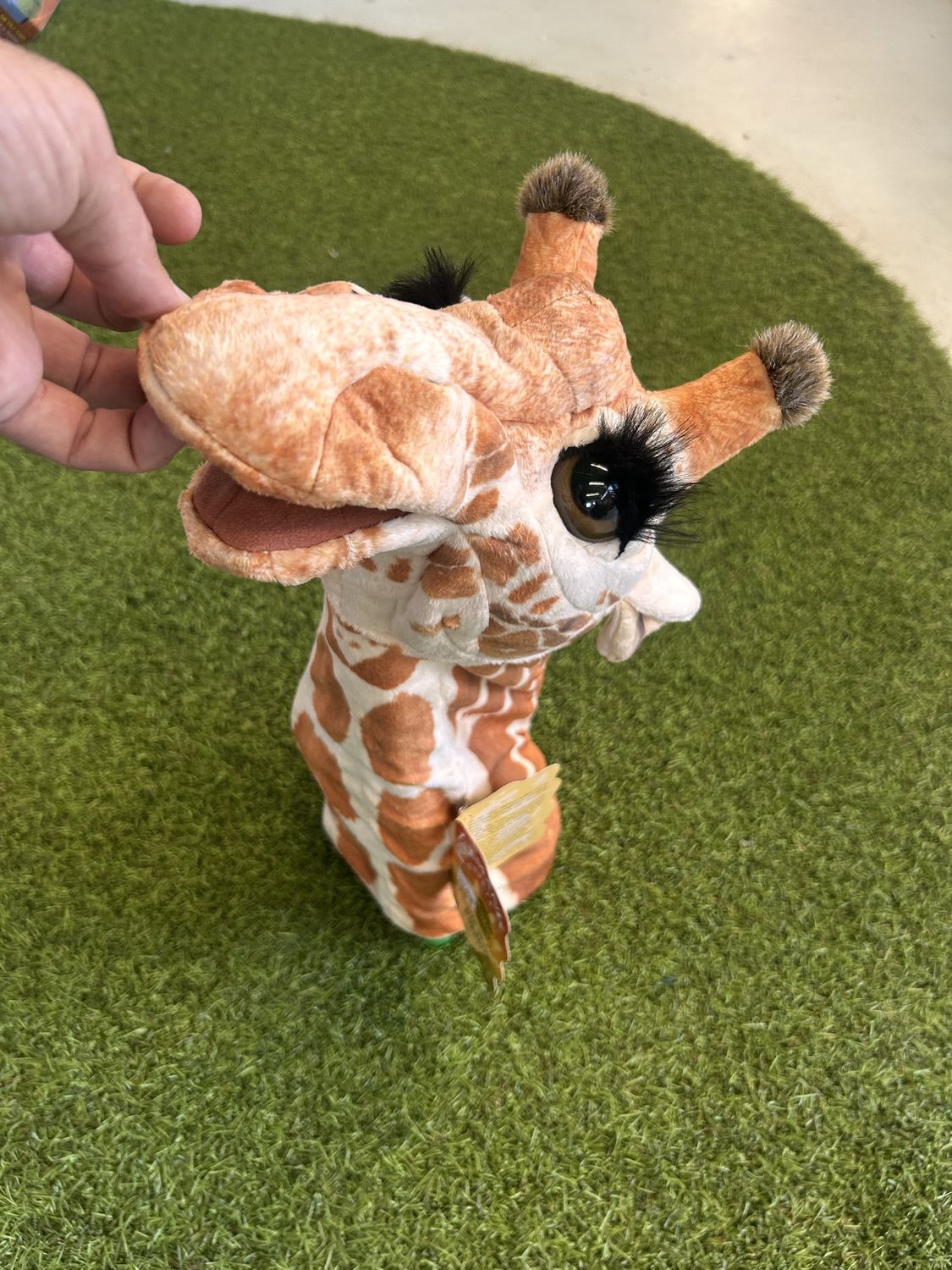 GIRAFFE STAGE PUPPET