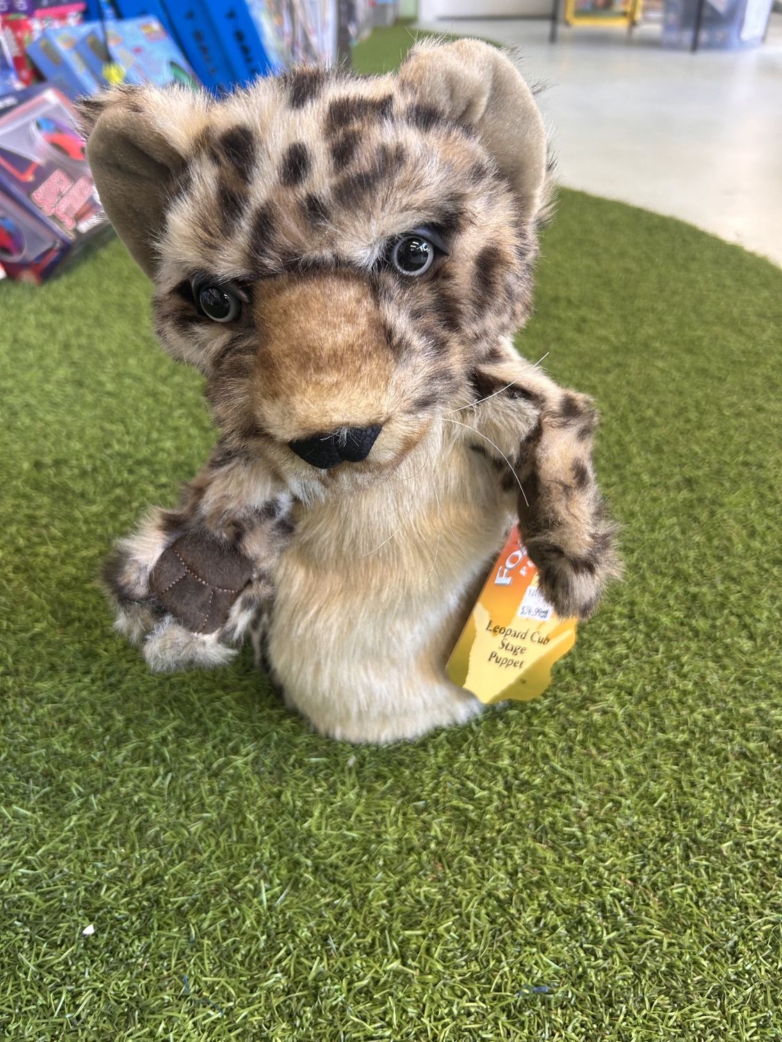 LEOPARD CUB STAGE PUPPET