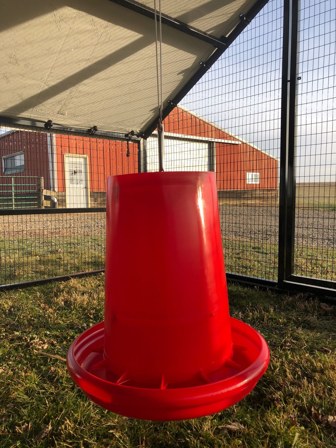 30 pound plastic feeder