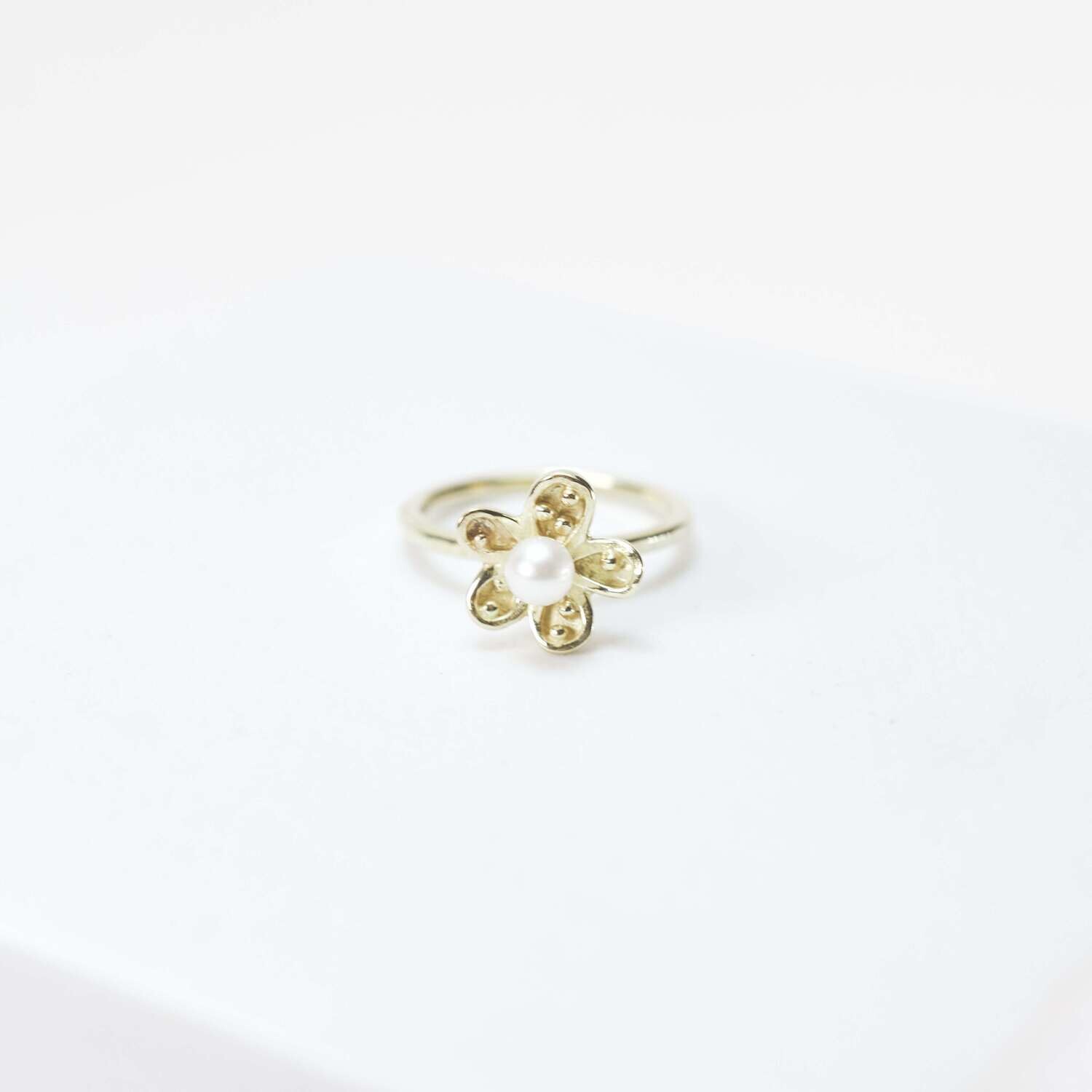 Dotty Daisy Half Drilled Chinese Pearls Ring