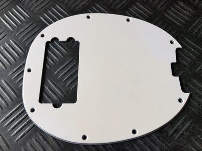 Music Man Stingray 4-string 3-ply pickguard white