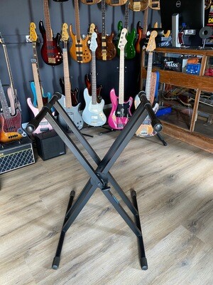 4 Music keyboard stand