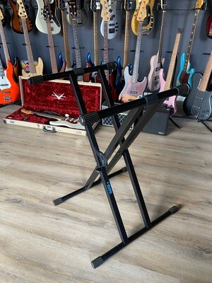 4 Music keyboard stand