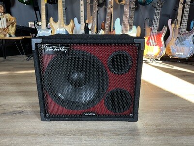 Bass (pre)amps, cabinets and combo's