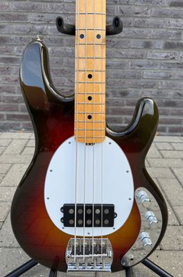 Music Man Stingray Old Smoothie 40th Anniversary + OHSC
