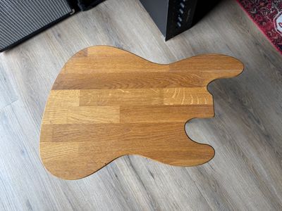 Jazz Bass Table