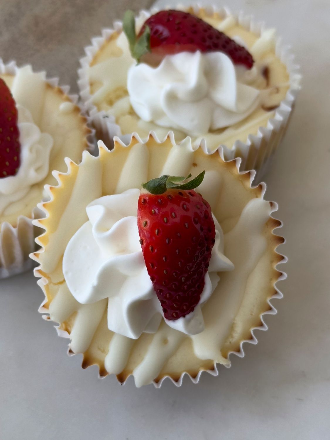 Strawberry White Chocolate Cheese Cake (QTY 6)