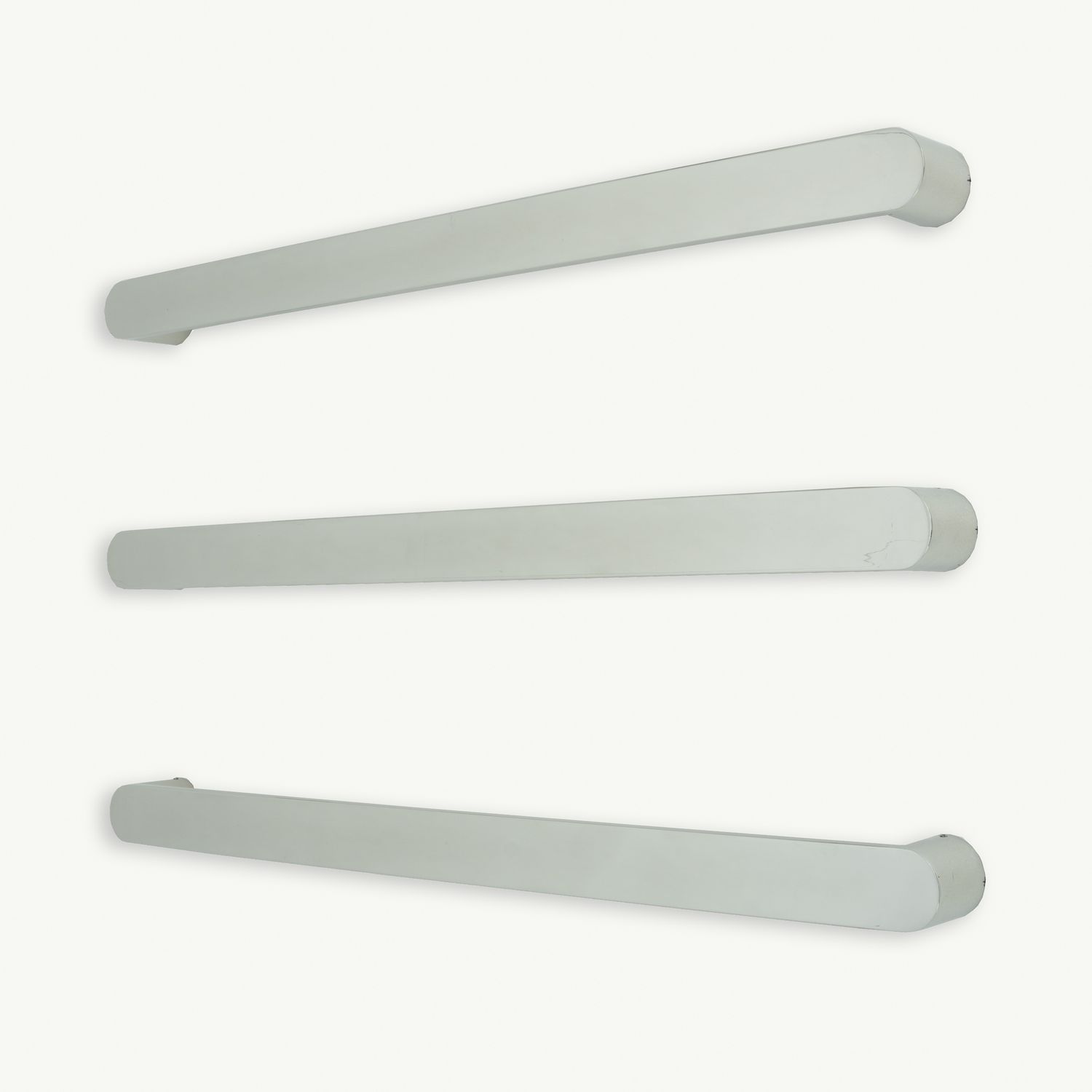 Aspen Single Flat Faced Bar with Curved Fixing Arm, Colour: Mirror Polished, Size: 650mm