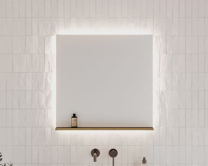 Essence Mirror