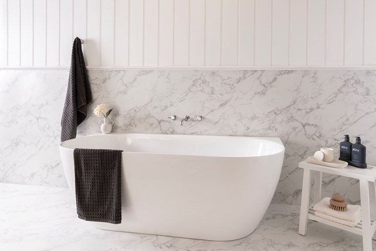 Glacier Back-To-Wall Bath