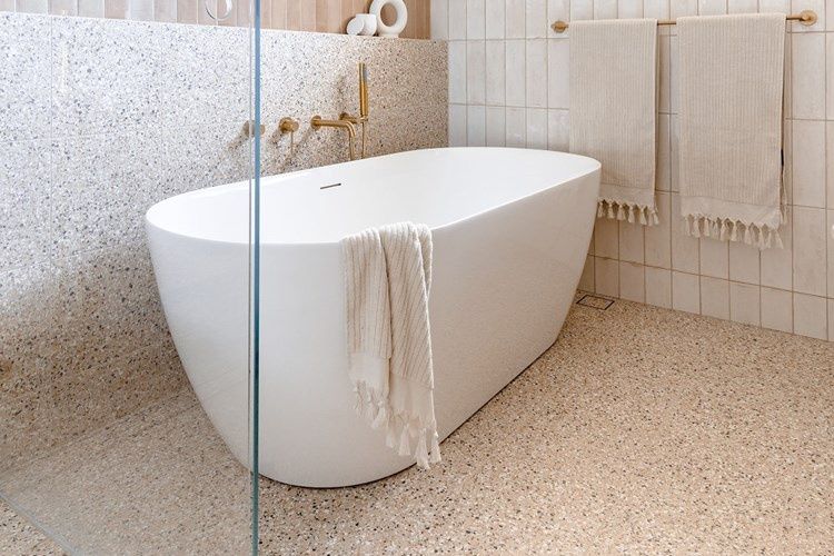 Glacier Freestanding Bath