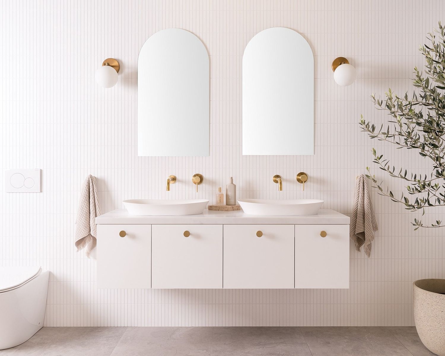 Glacier Wall Hung Full Depth, Door &amp; Drawer Vanity - Slim