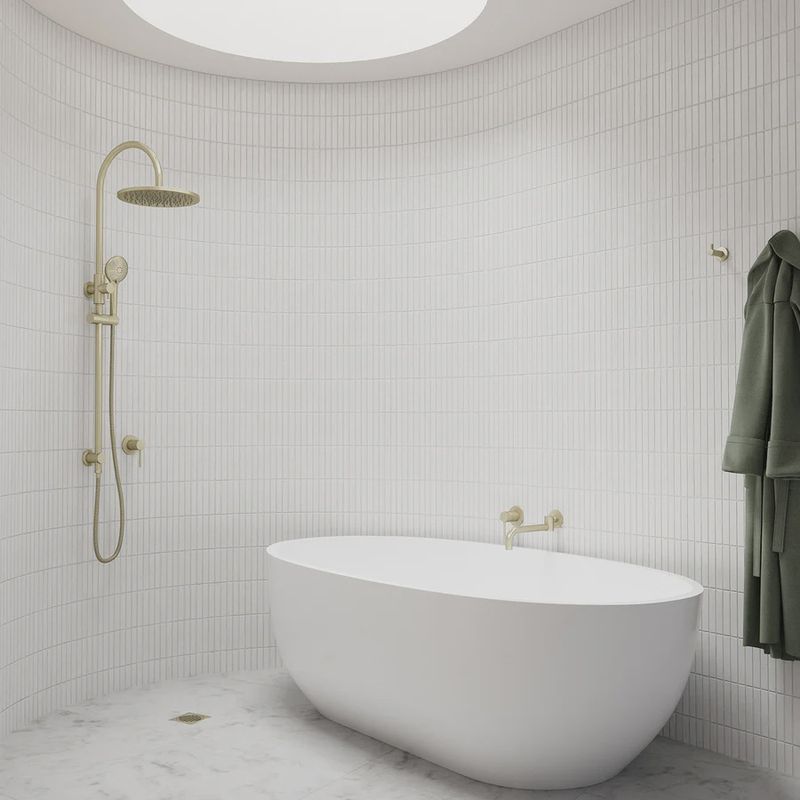 Round Gooseneck Shower Set With 300mm Rose, Three-Function Hand Shower