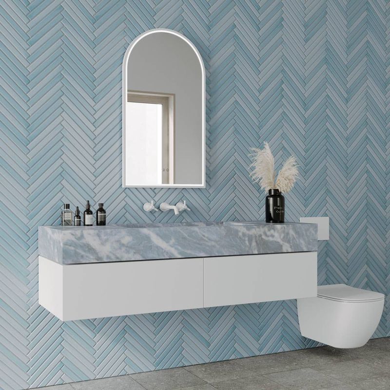 Great Arch LED Mirror with Demister + Portable Magnifier