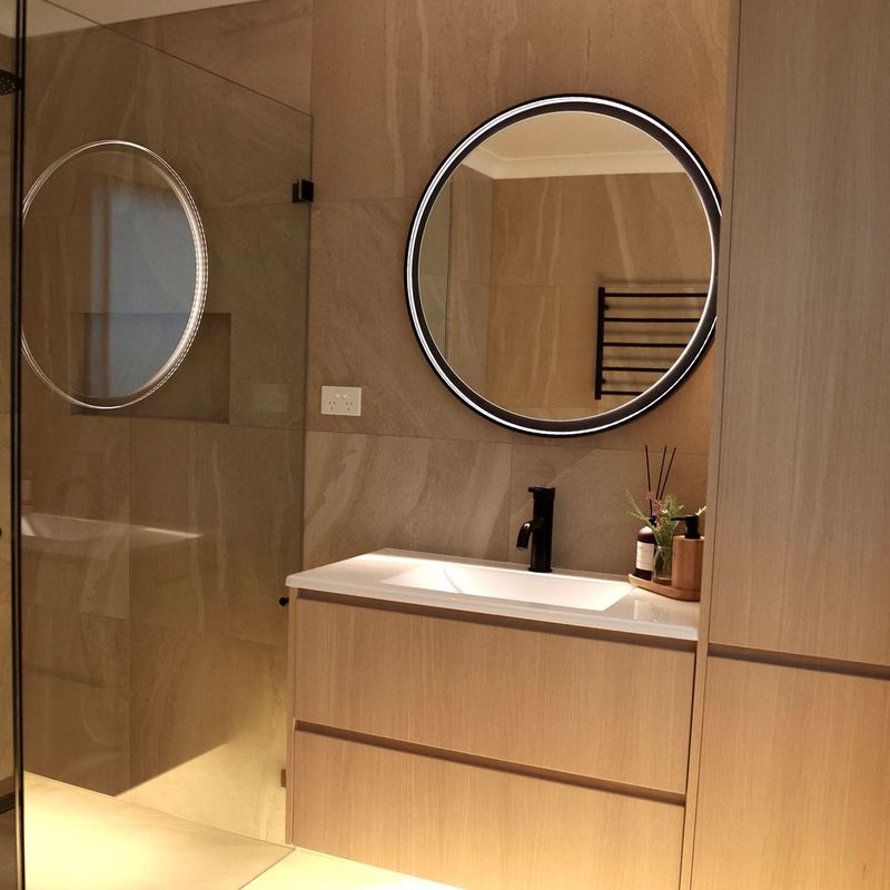 Eclipse LED Mirror with Dimmer