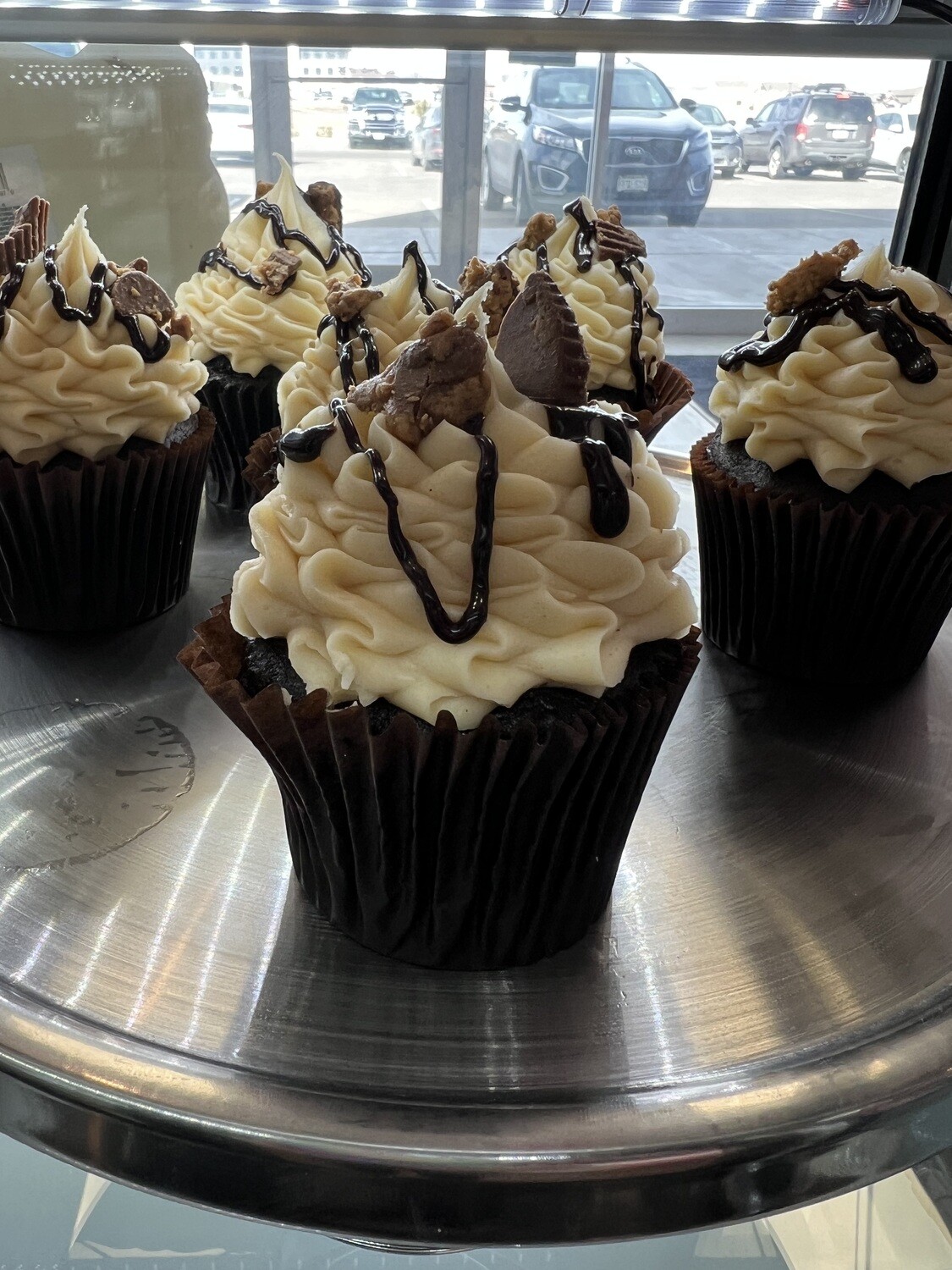 1 Dozen Specialty Gourmet Cupcakes - Peanut Butter Cup