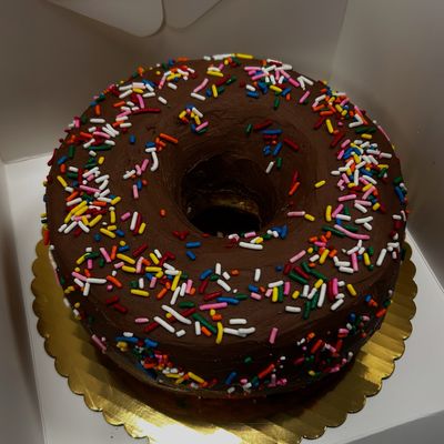8 Inch Donut Cake