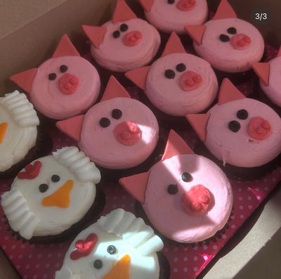 Large Farm Animal Themed Dozen Variety Flavors (Pigs, Sheep, Cows, Chicken)