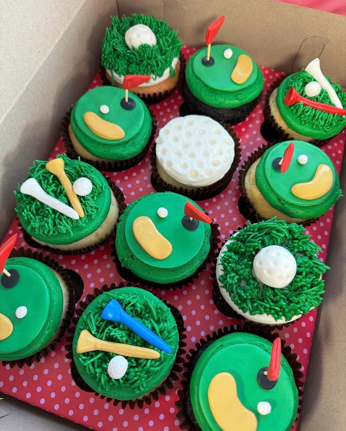 Large Golf Themed Dozen Variety Flavors (includes Fondant) Large Golf Themed Dozen Variety Flavors (includes Fondant)
