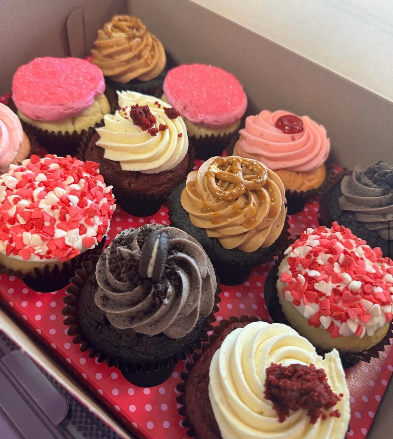 1 Dozen Large Valentines Variety Pack