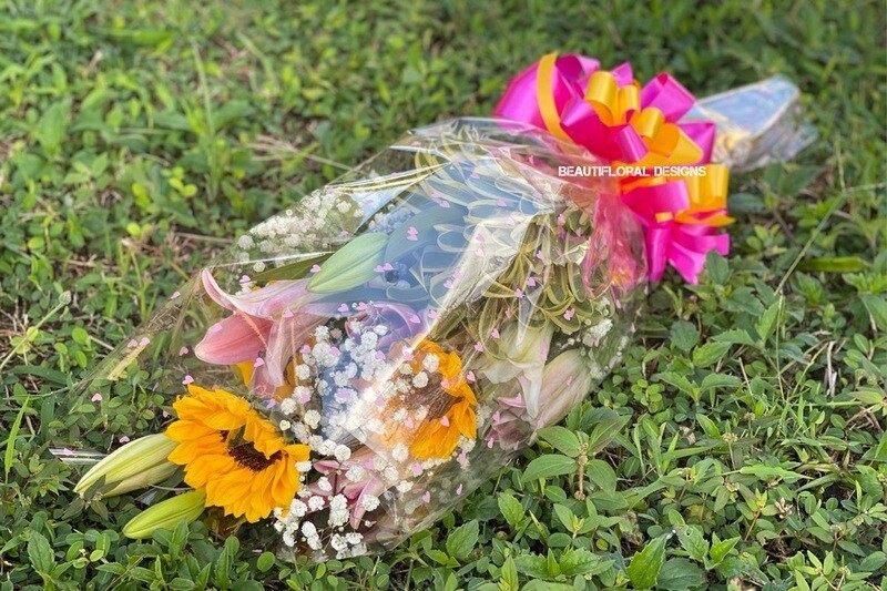 Sunflowers &amp; lilies bouquet