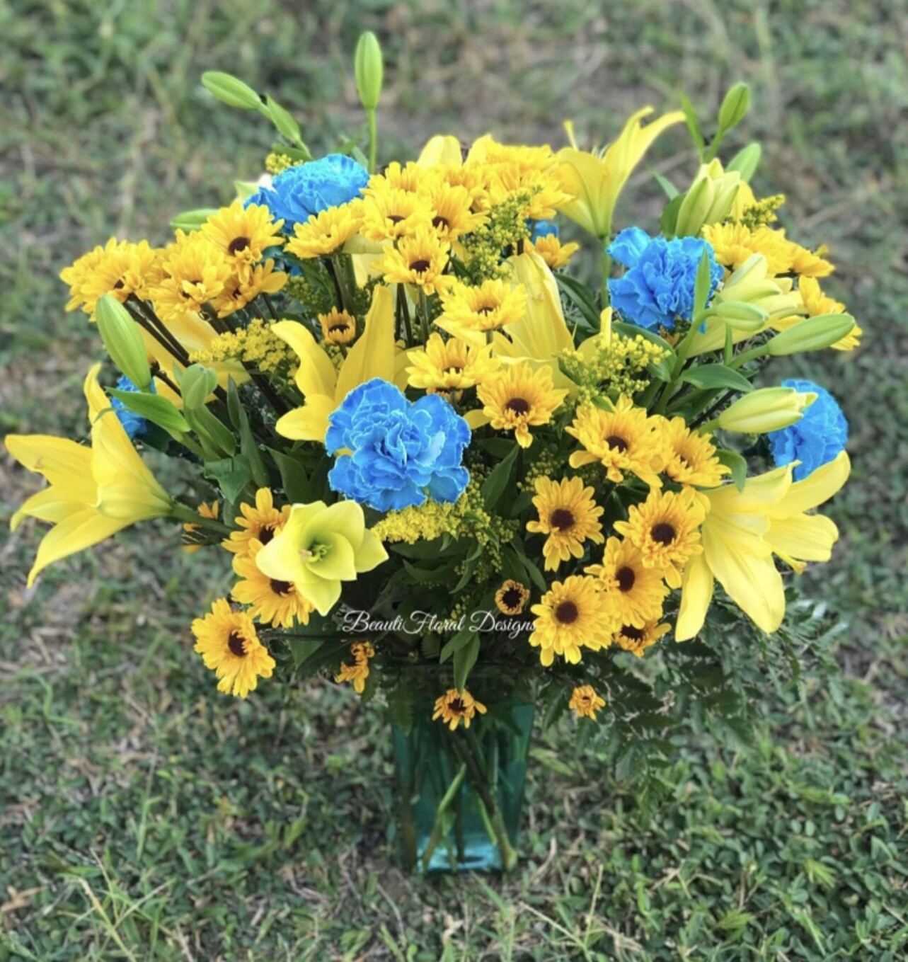 Yellow &amp; blue vase arrangement- Lrg