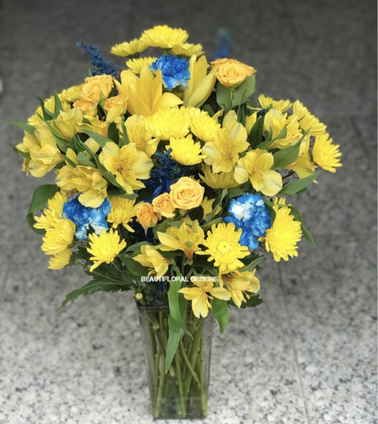 Cut flower vase- large