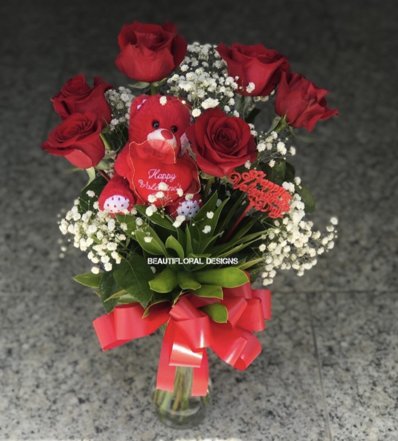 6 Rose vase with teddy